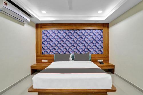 Collection O 84057 Hotel Grand