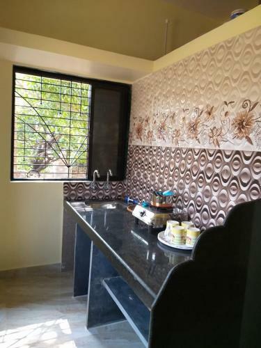 Hostal Shubham Harnai Holidays