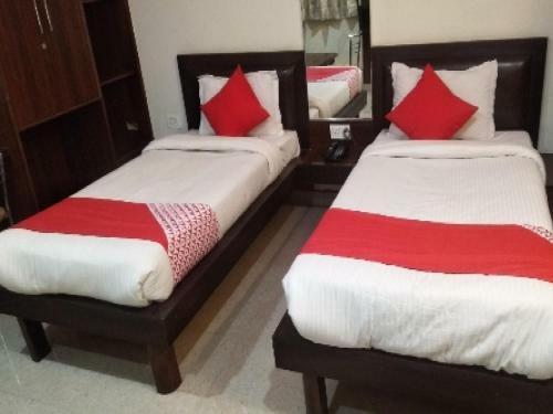 Oyo 80658 Shivhare Hotel And Guest House