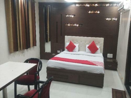 Oyo 80658 Shivhare Hotel And Guest House