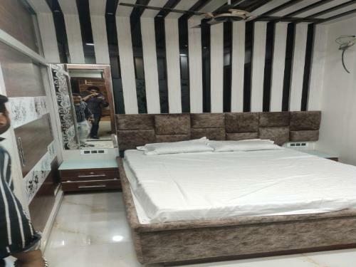 Spot On 80293 Hotel Virat Inn
