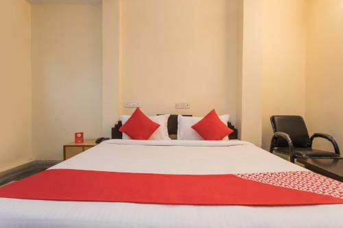 Oyo 18333 Hotel The Awesome