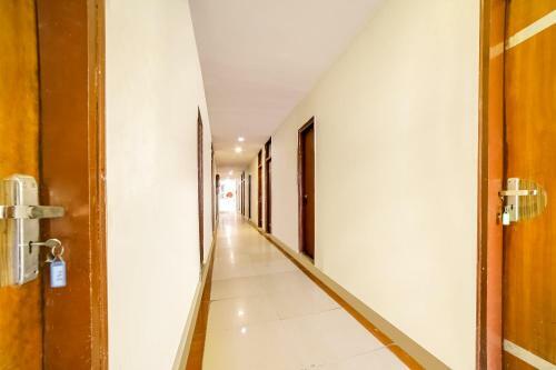Hotel Oyo 42610 H R Inn
