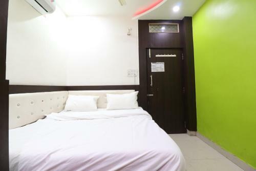 Oyo Flagship 86209 Hotel Manveer
