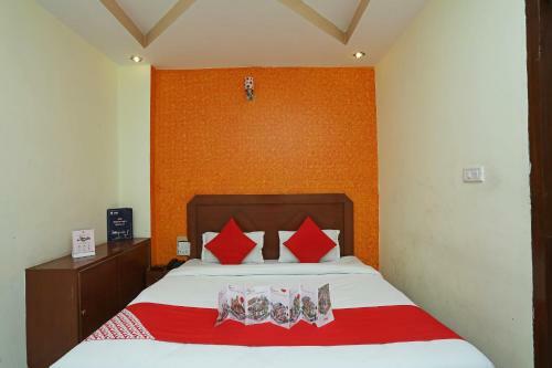 Oyo 24274 Hotel Neel Ganga
