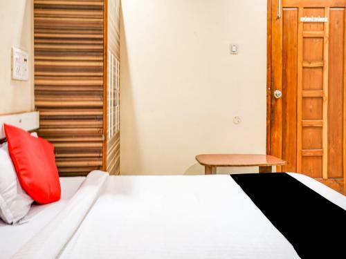Capital O 79766 Hotel Star International