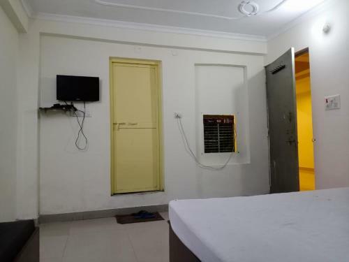 S S Hotel And Restaurant By Wb Economy