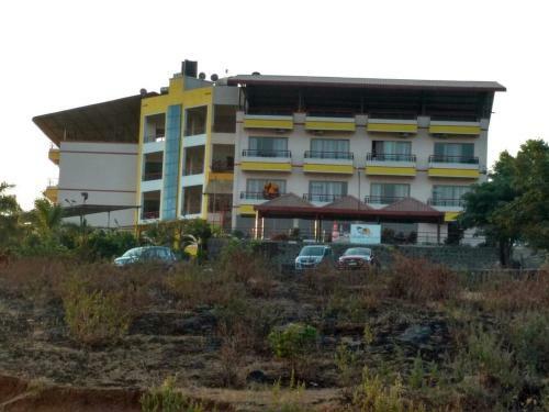 Hotel Ss Resort Near Jaysagar Lake