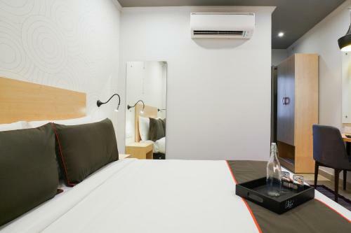 Hotel Collection O 42514 Banjara Hills