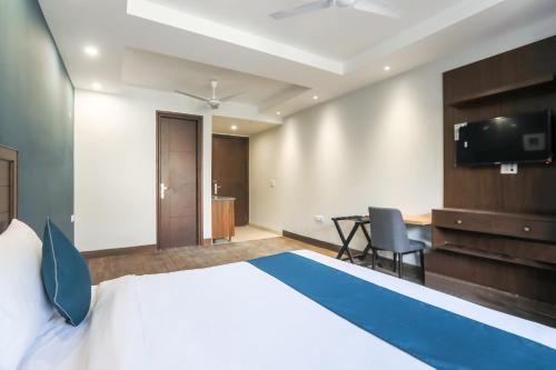 Hotel Silverkey Executive Stays 39550 Dakshin Marg Phase 2