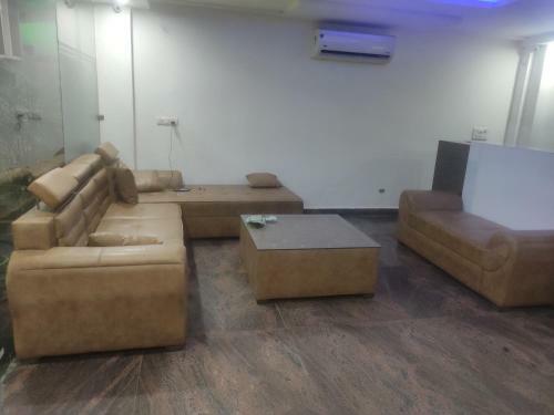 Hotel Singh Service Apartment Medanta