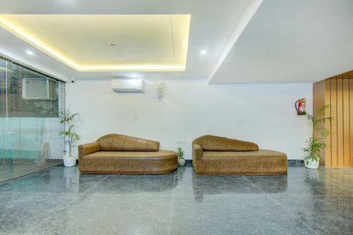 Hotel Collection O 82882 Reebah Suites