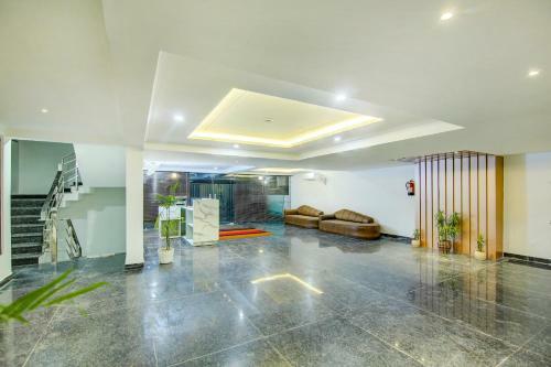 Hotel Collection O 82882 Reebah Suites