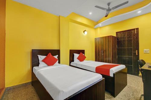 Oyo 81095 Apurwa Hotels