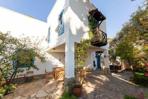 Charming Villa With Pool And Garden Surrounded By Nature In Bodrum