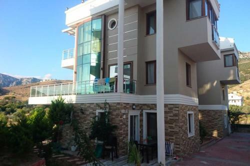 Villa Pandemi de Karaburun ... Sa?l?kl? G�nlere....