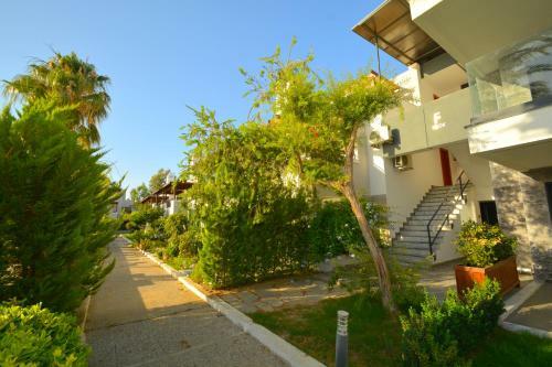 Sea And You Beachfront Apartments