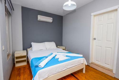 Amazing 8 People Sea View Villa Centre Location