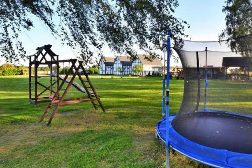 Apartment In Jaroslawiec With A Playground