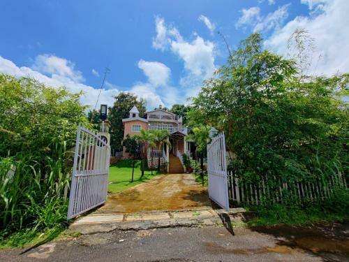 Villa Jenjon Karjat Resort - Casa Rosa