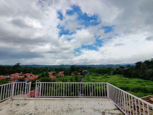 Villa Jenjon Karjat Resort - Casa Rosa