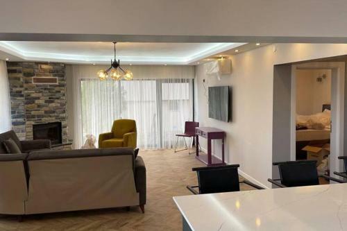 6+2 Luxurious Villa With Lake View In Sapanca