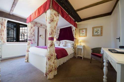 Hostal Cardynham House