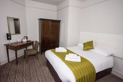 Hostal Captain Fryatt Guesthouse