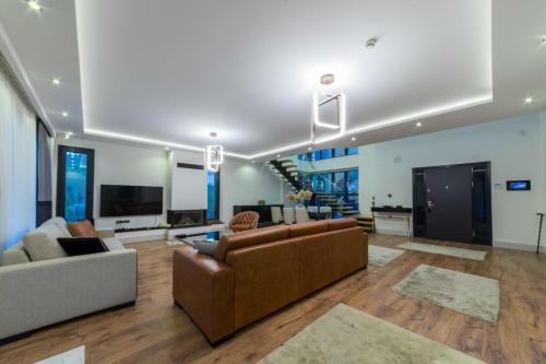 Villa Palmiye Icmeler Daily Weekly Rentals