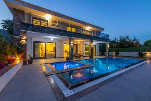Villa Palmiye Icmeler Daily Weekly Rentals
