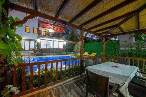 Jasmin Villa With Pool Daily Weekly Rentals