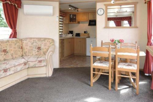 Mobile Home In Kolczewo With A Terrace
