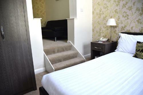 Parkmore Hotel & Leisure Club