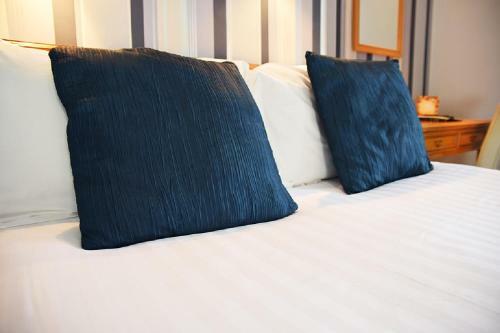 Parkmore Hotel & Leisure Club