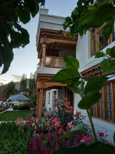 Hostal Namra Villa