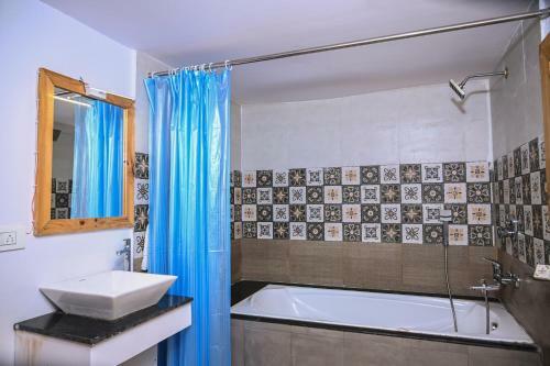 Hotel Mulberry La Blanca Resort
