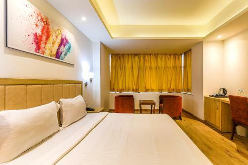 Fabhotel Surya Grand Gomti Nagar