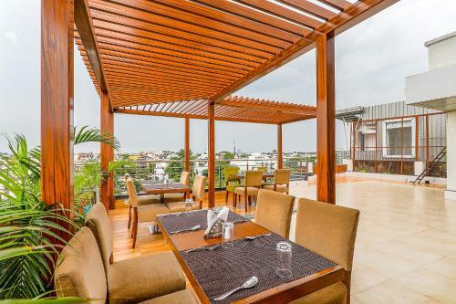 Fabhotel Surya Grand Gomti Nagar