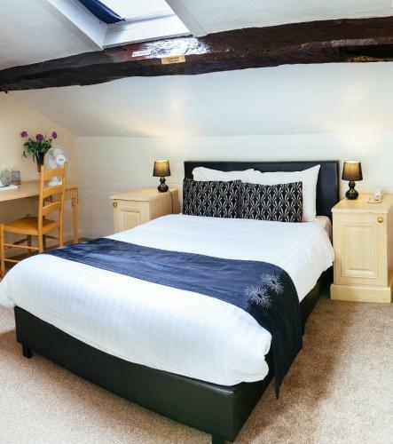 Pymgate Lodge Airport Hotel