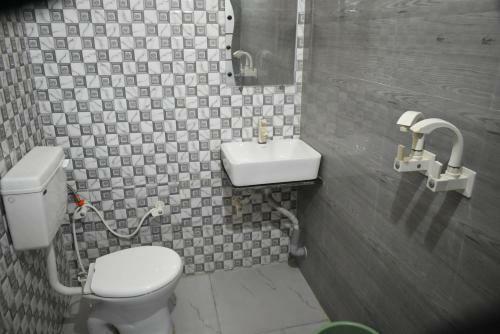 Hotel G S Palace By Wb Inn