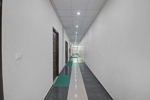 Oyo Flagship 83548 Sunrise Hotel