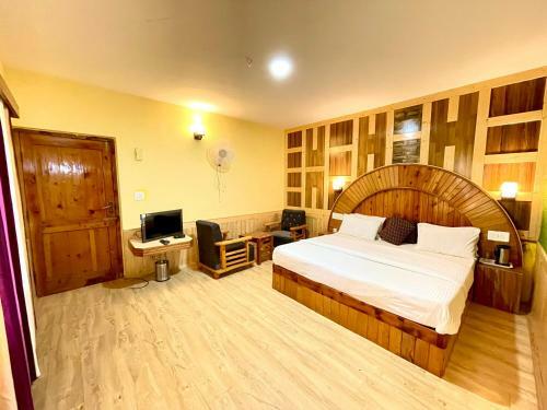 Eko Stay - Mountain Majesty Villa