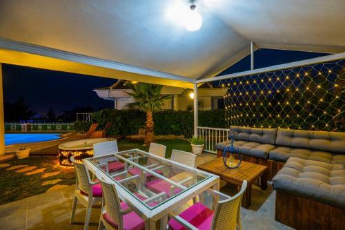 Milez Sultan Luxury Villa By Solo Villa