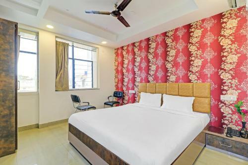 Oyo Collection O Hotel Parinda Lounge And Restaurant