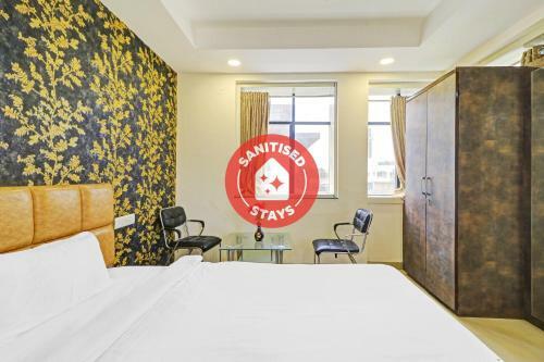 Oyo Collection O Hotel Parinda Lounge And Restaurant