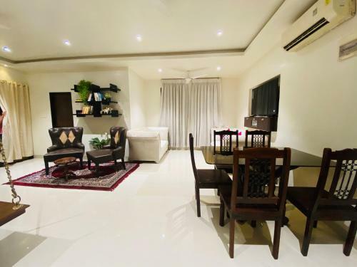 Villa Divine Roots Luxury Stay