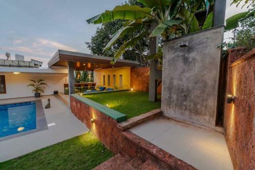 Villa Whitehouse By Hireavilla, Candolim