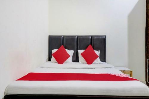 Oyo 82010 Good Hood Hotel