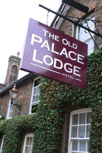 Hotel The Old Palace Lodge
