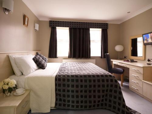 The Avenue Hotel